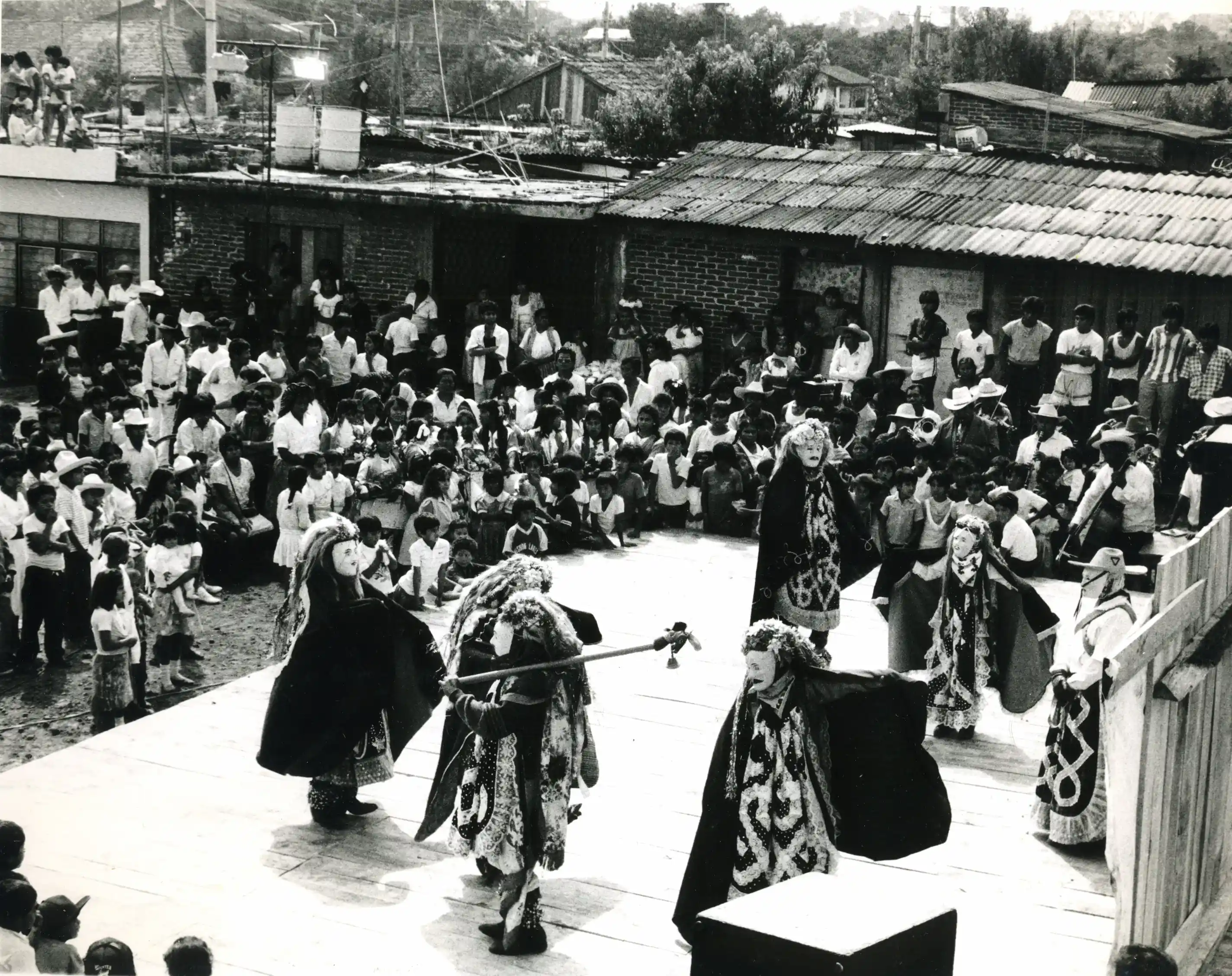 Grupo de actores durante ensayo general